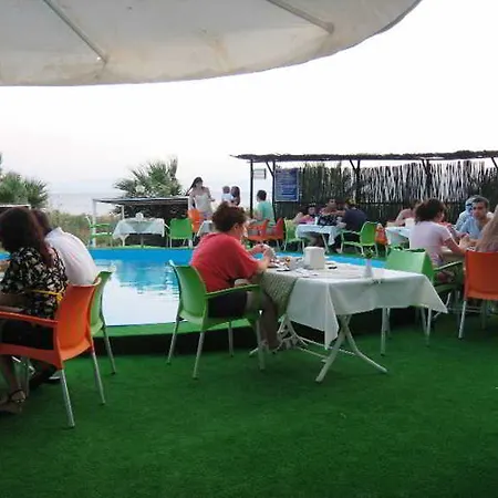 호텔 Alder Ayvalı